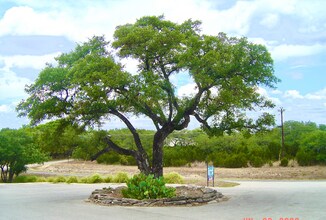 580 Ranch to Market Rd 3237-Unit -A in Wimberley, TX - Foto de edificio - Building Photo
