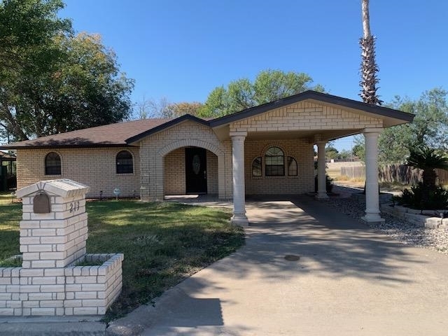 213 Arroyo Dr in Del Rio, TX - Building Photo