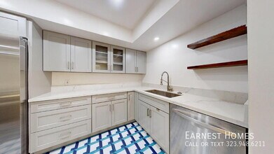 6752 Hillpark Dr in Los Angeles, CA - Building Photo - Building Photo