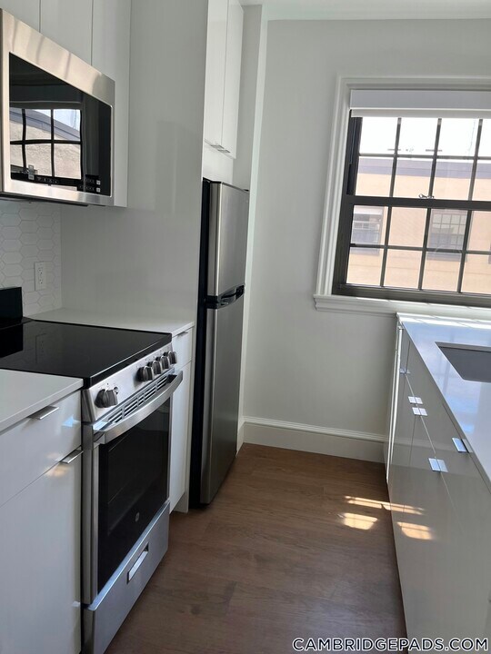 1200 Massachusetts Ave in Cambridge, MA - Building Photo