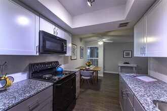 8787 Hammerly Blvd in Houston, TX - Building Photo - Building Photo