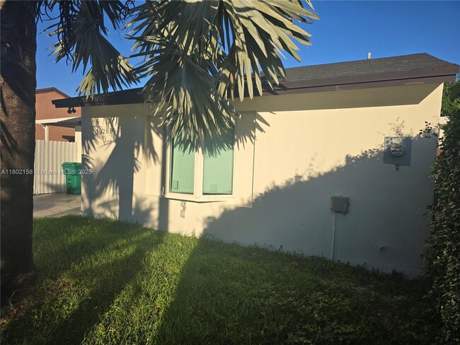 19261 SW 118th Ct in Miami, FL - Building Photo - Building Photo