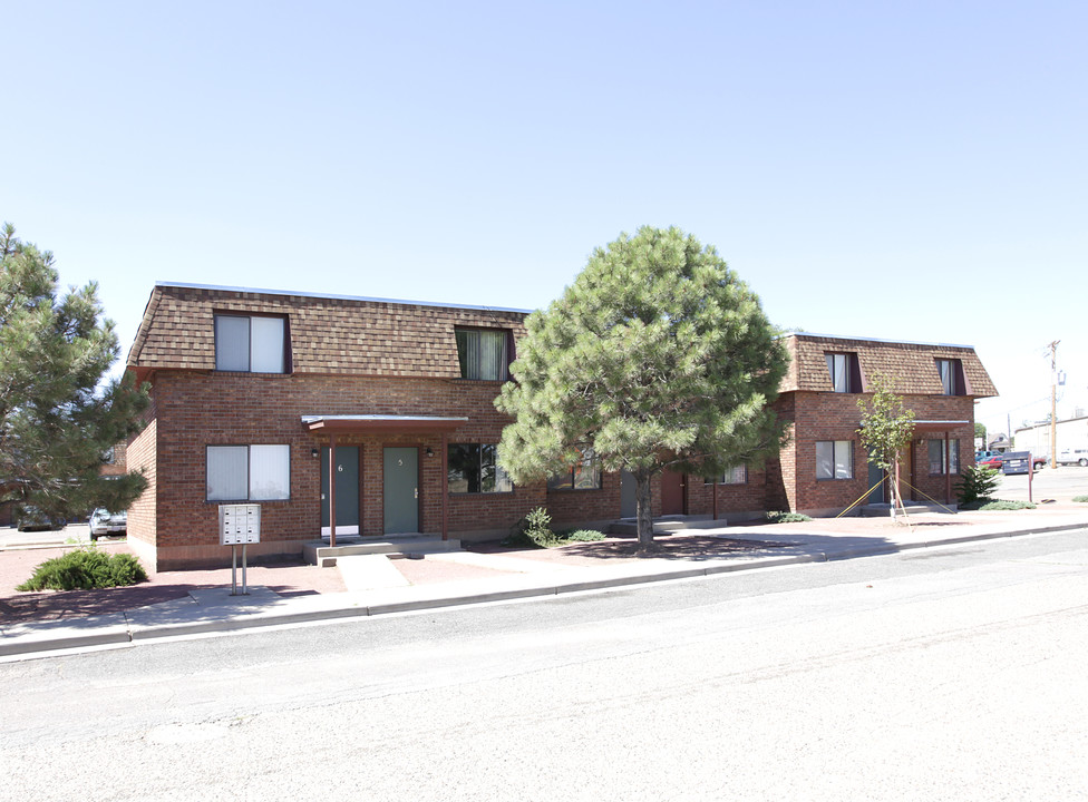 Chapa Apartments in Pueblo, CO - Building Photo