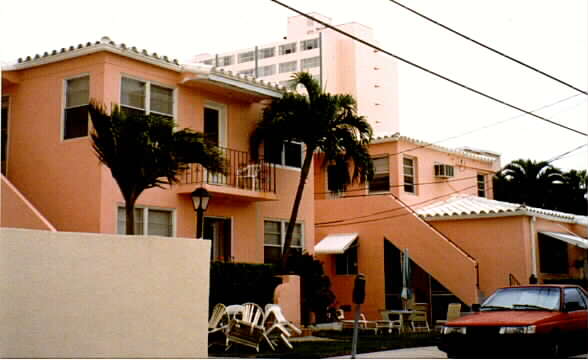 343 Van Buren St in Hollywood, FL - Foto de edificio - Building Photo