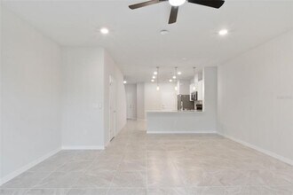 3082 Emerald Acrs Ln in Sanford, FL - Building Photo - Building Photo