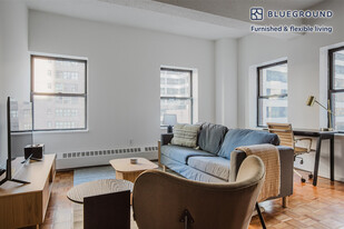 360 W 34th St. in New York, NY - Building Photo