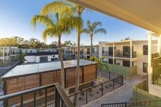 115 S Lois Ave, Unit 104 in Tampa, FL - Building Photo - Building Photo