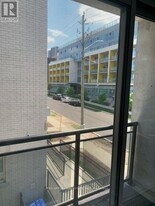 275F Larch St in Waterloo, ON - Building Photo