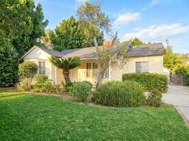 4332 Sunnyslope Ave in Los Angeles, CA - Building Photo