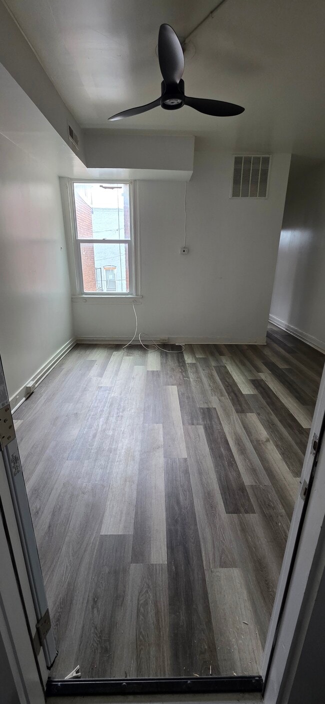 property at 2920 Parkwood Ave