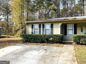 165 Pine Terrace in Palmetto, GA - Building Photo