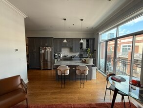 33 S Aberdeen St in Chicago, IL - Building Photo - Building Photo