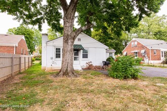 2512 Gardiner Ln in Louisville, KY - Building Photo - Building Photo