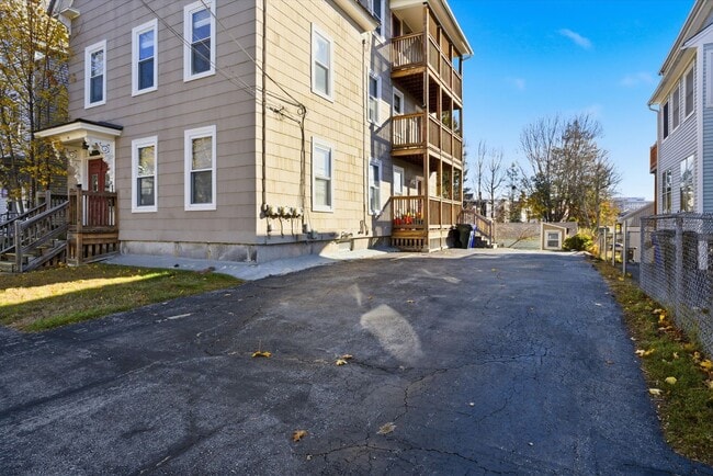 74 Dartmouth St in Manchester, NH - Building Photo - Building Photo