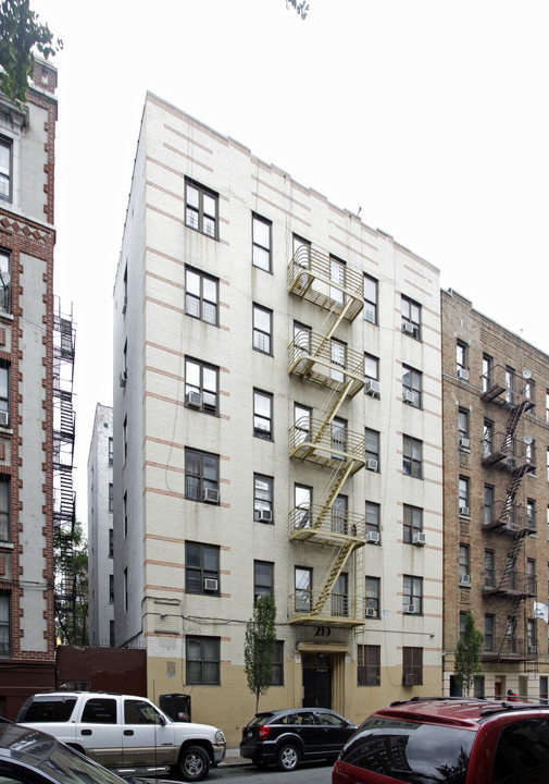 219 Echo Pl in Bronx, NY - Building Photo