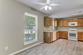 7750 Springville Dr in Houston, TX - Building Photo - Building Photo