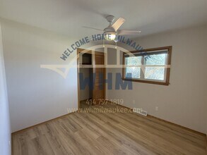 4325 N 142nd St in Brookfield, WI - Building Photo - Building Photo