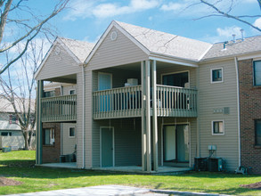 Mill Run Place Apartments in Dublin, OH - Building Photo - Building Photo