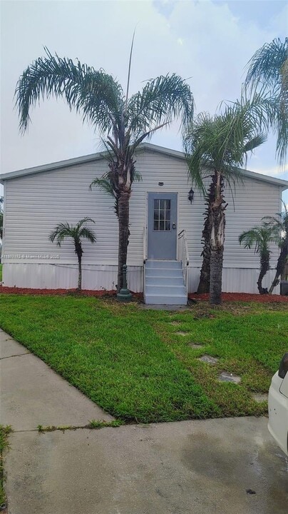 313 Evandee Ct in Kissimmee, FL - Building Photo