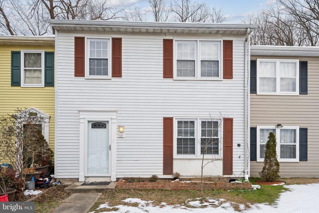 7907 Timarand Ct in Lorton, VA - Building Photo