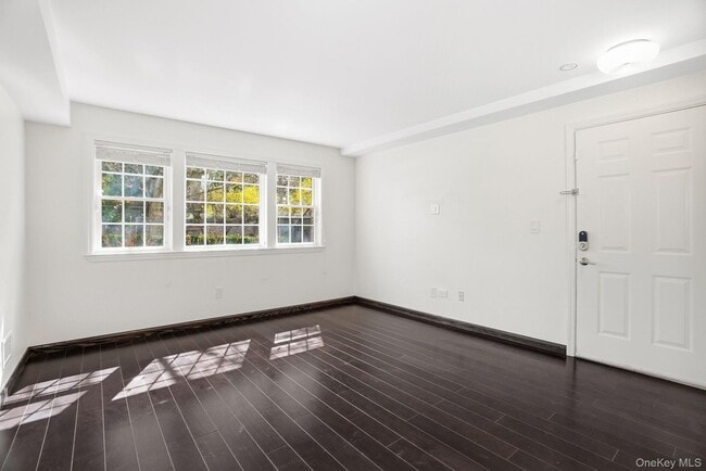 1101 Boston Post Rd in Rye, NY - Building Photo - Building Photo