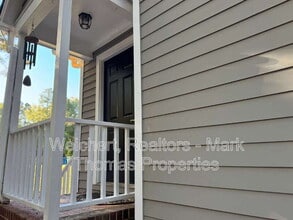 11 Tarawa Terrace in Durham, NC - Building Photo - Building Photo