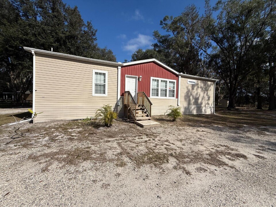640 Frank Griffin Ave in Plant City, FL - Building Photo