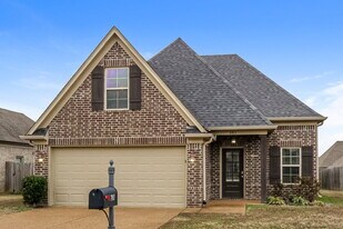 7911 Hemlock Dr in Southaven, MS - Building Photo