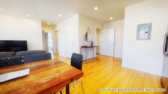 601 Albany St, Unit 406 in Boston, MA - Building Photo