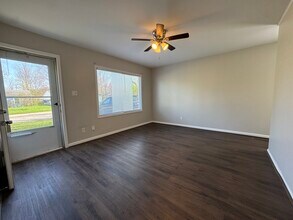 1917 Southwood Dr in Champaign, IL - Building Photo - Building Photo