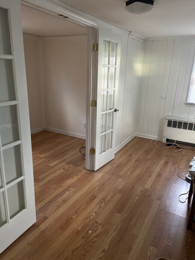 1 Marlboro Dr Rentals in Huntington, NY