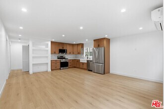 3431 Edgehill Dr in Los Angeles, CA - Foto de edificio - Building Photo