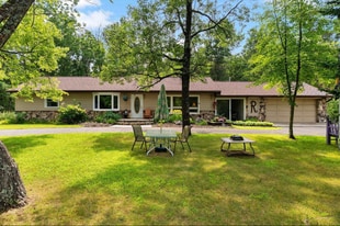 1713 Brookridge Rd in Friendship, WI - Building Photo