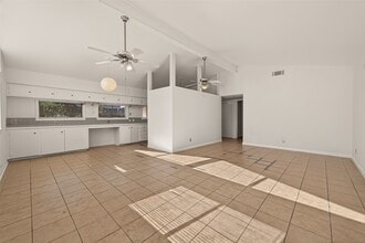 6426 Mobud Dr in Houston, TX - Building Photo - Building Photo