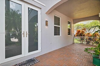 2354 Quail Roost Dr in Weston, FL - Building Photo - Building Photo