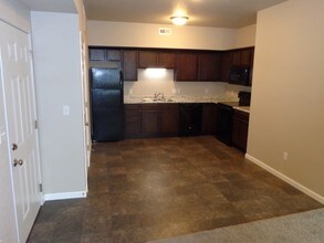 4004 University Ave, Unit 12 in Waterloo, IA - Building Photo - Building Photo