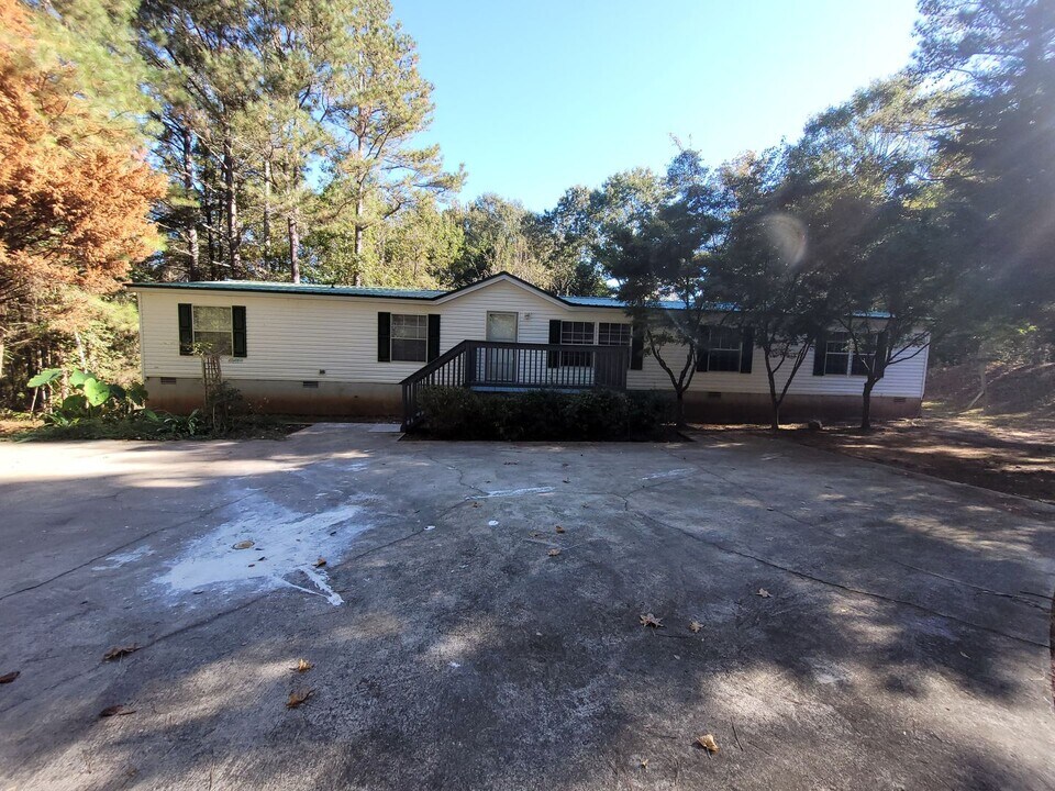 255 Double Branch Rd in Danielsville, GA - Building Photo