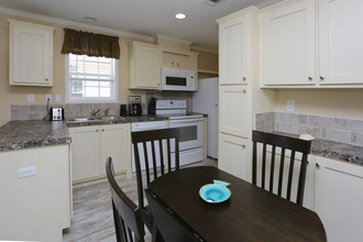 Ellenton Garden RV Resort in Ellenton, FL - Building Photo - Interior Photo