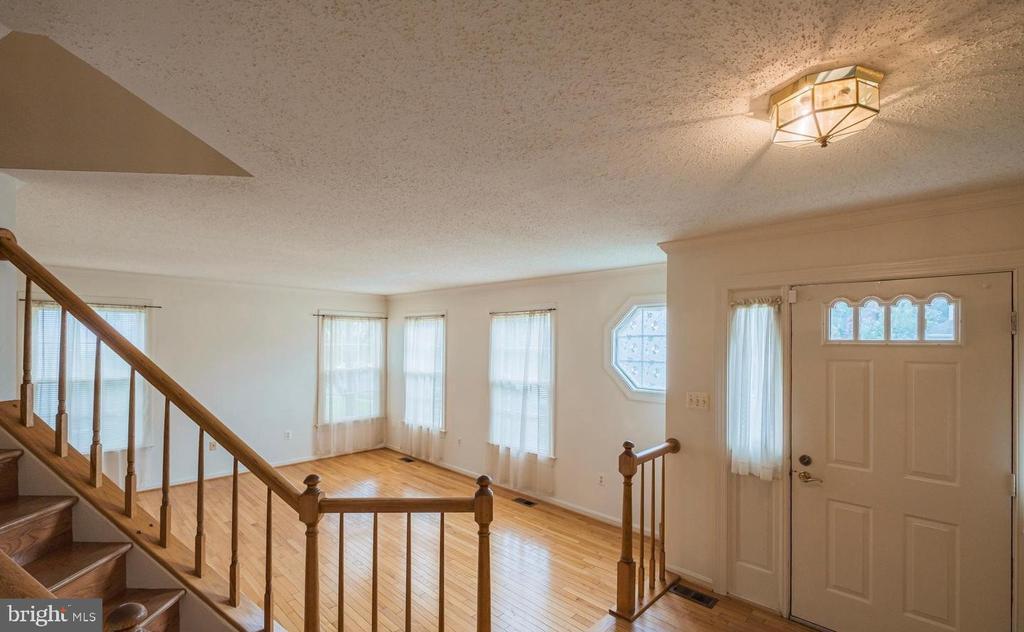 14342 Brookmere Dr in Centreville, VA - Building Photo
