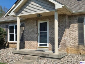 888 N Woodland Dr in Radcliff, KY - Building Photo - Building Photo