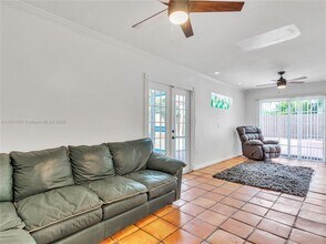 10015 SW 85th Terrace in Miami, FL - Building Photo - Building Photo