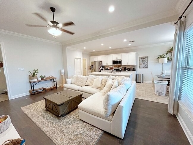 property at 6135 Lk Bnd Dr