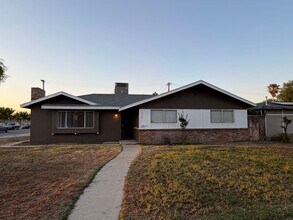 710 Chateau Ct in Bakersfield, CA - Building Photo - Building Photo