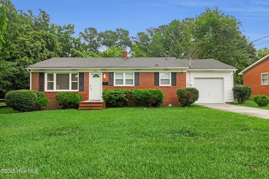 2100 Opal St in New Bern, NC - Building Photo