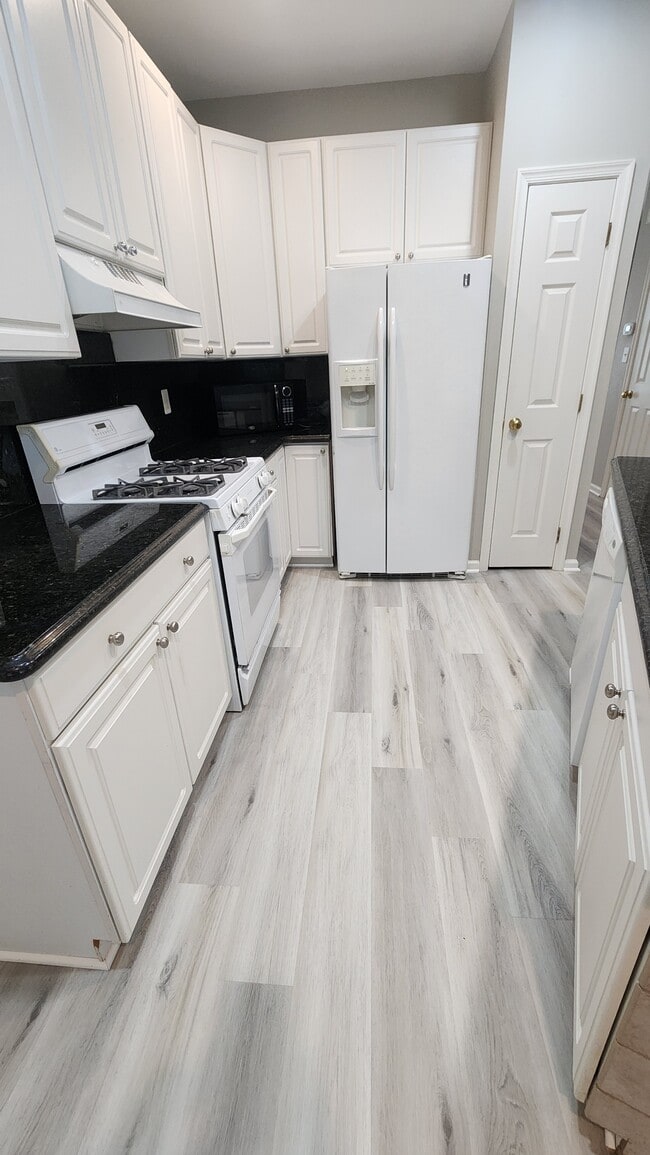 property at 1289 Vintage Pl