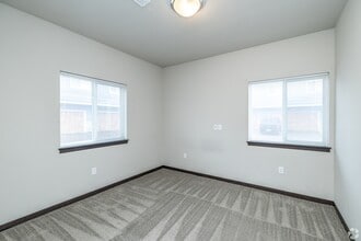 Falcon Heights Townhomes in Rochester, MN - Building Photo - Building Photo