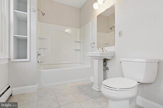 393 Allendale Rd in King of Prussia, PA - Building Photo - Building Photo
