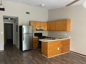 1539-15E3 Paul Russell Rd in Tallahassee, FL - Building Photo