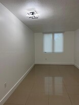 2630 SW 28th St, Unit 40 in Miami, FL - Building Photo