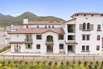 Vintage at Anacapa Canyon in Camarillo, CA - Building Photo - Building Photo